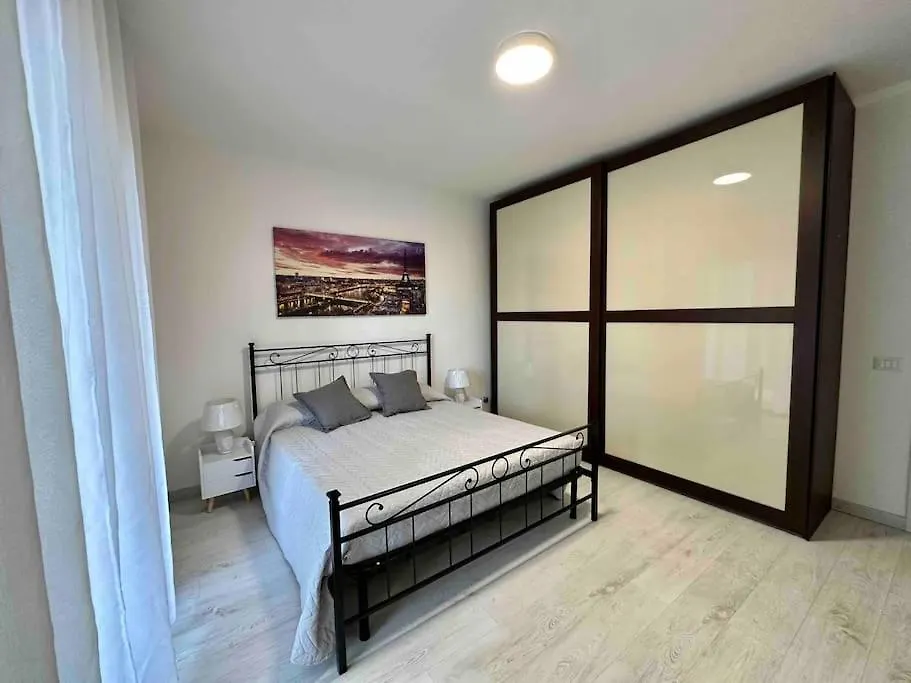 Appartamento Luminoso Domus EUR-1