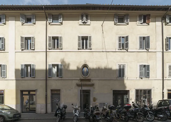 Guesthost - Colosseo Modern Apartment