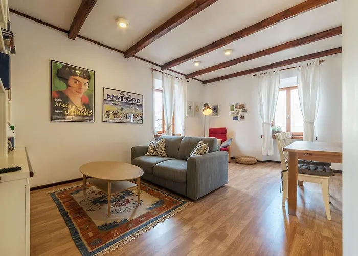 Guesthost - Colosseo Modern Apartment